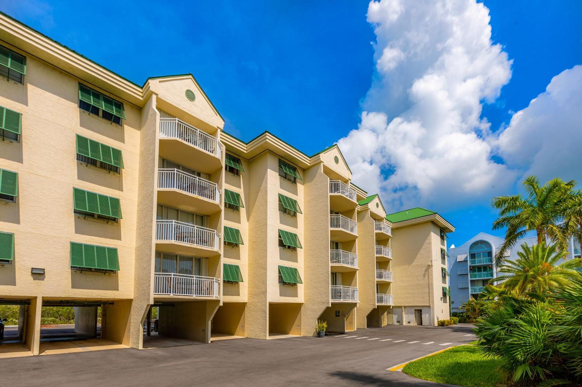 Sunrise Suites Big Kahuna Suite #202 Кі-Вест Номер фото